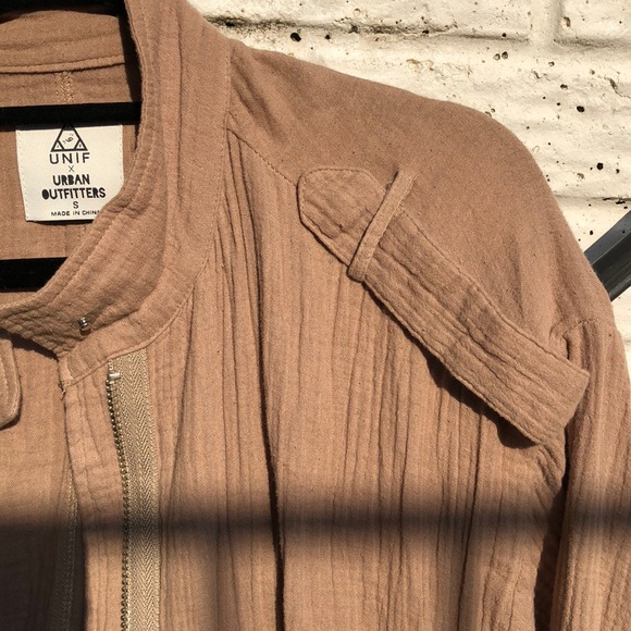 UNIF Light Trench Jacket - Picture 6 of 7